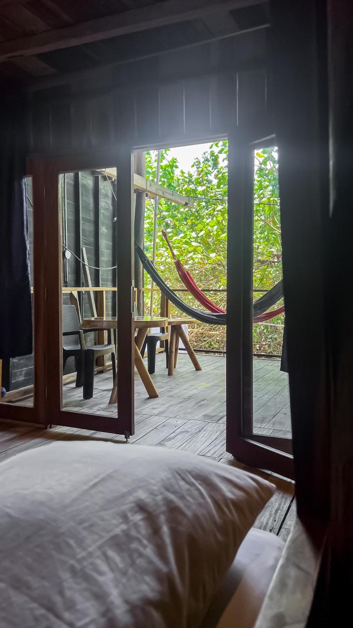 Hostal Mocambo Beach Гуачака Экстерьер фото