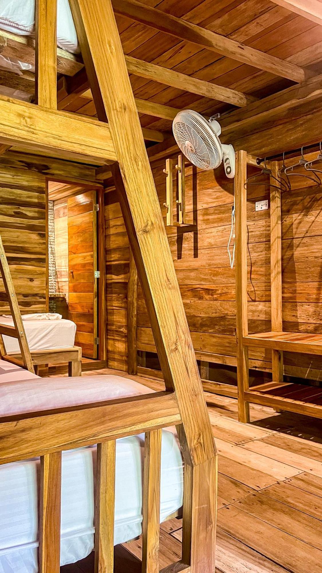 Hostal Mocambo Beach Гуачака Экстерьер фото