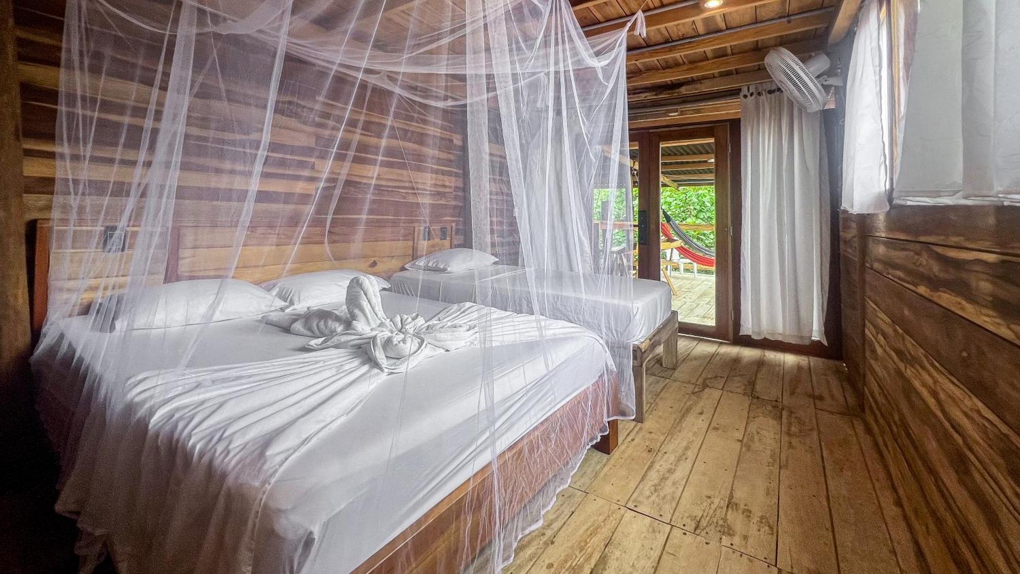 Hostal Mocambo Beach Гуачака Экстерьер фото